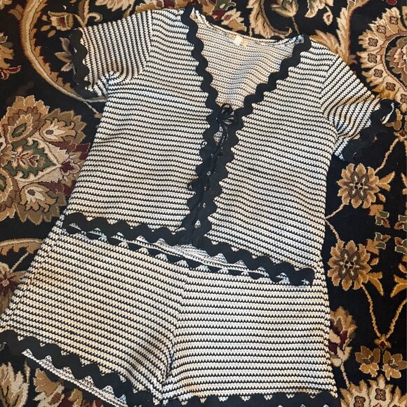 Black and Cream Knit Short Set - Hem & Thread - Black Scalloped Edge - Tie Front - Picture 2 of 4